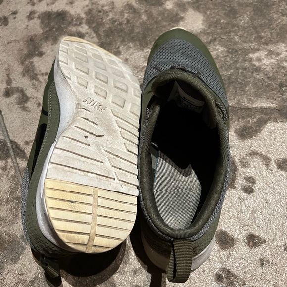 Green Nike Air Max Thea - Picture 3 of 3